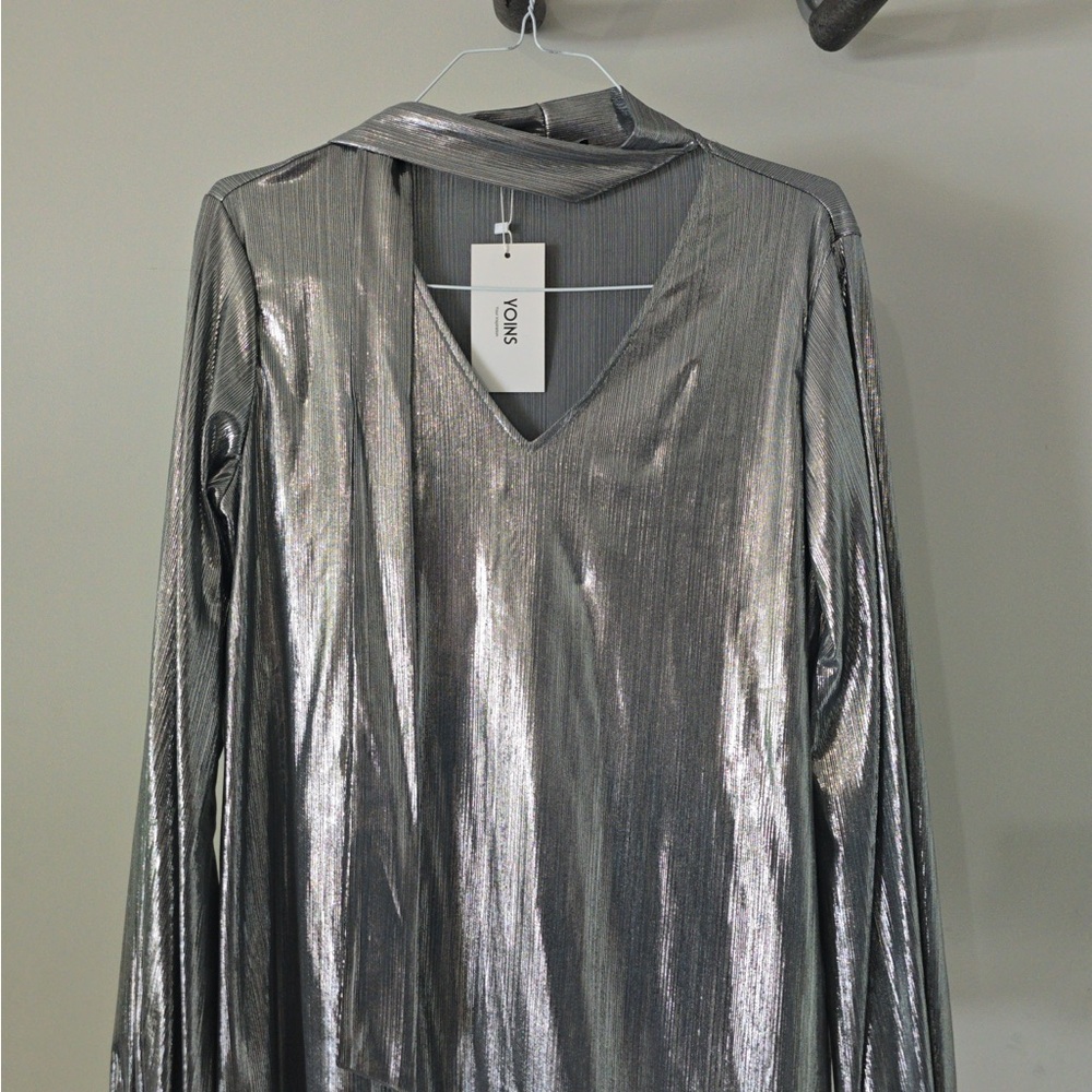 YOINS Shimmering Silver Ribbed Top